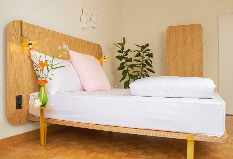 标准单人间, Villa Maria