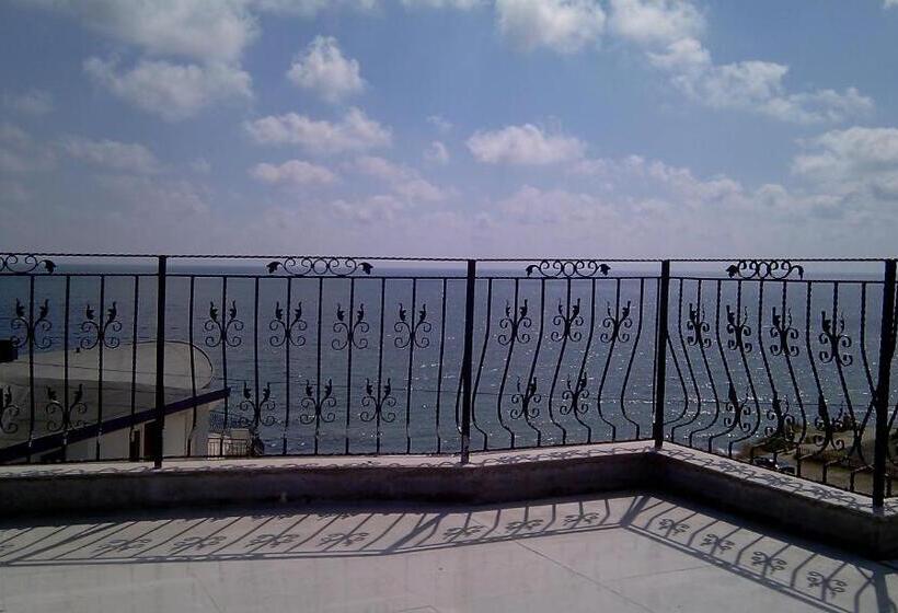 标准工作室, Laguna Beach