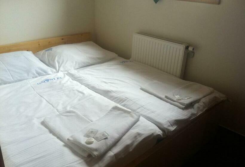 스탠다드 룸, Baloncentrum Břestek