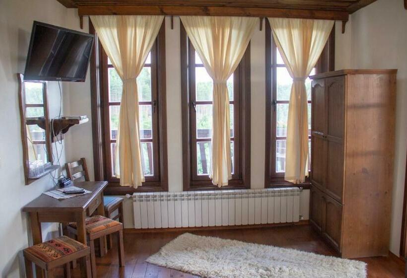 בית, חדר שינה 1, Leshtenski Rai Guest House