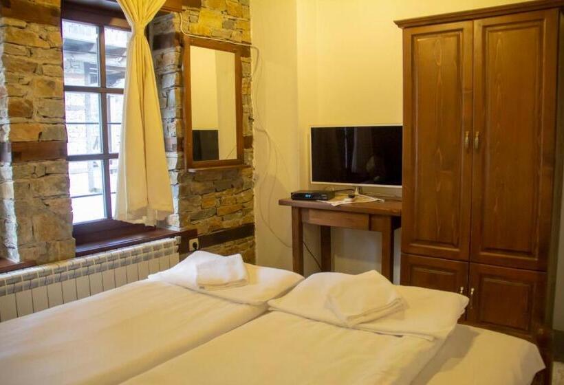 חדר אקונומי, Leshtenski Rai Guest House