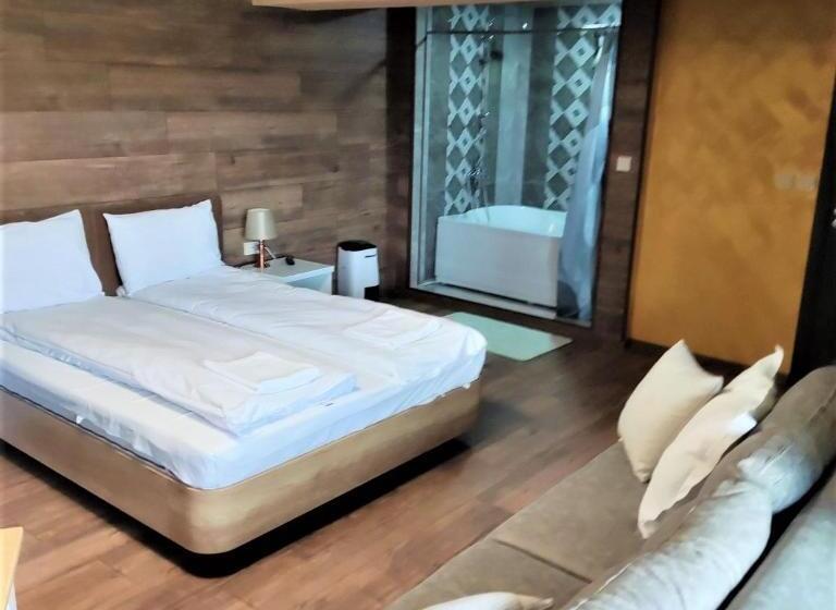 Номер Deluxe с Балконом, Leshtenski Rai Guest House