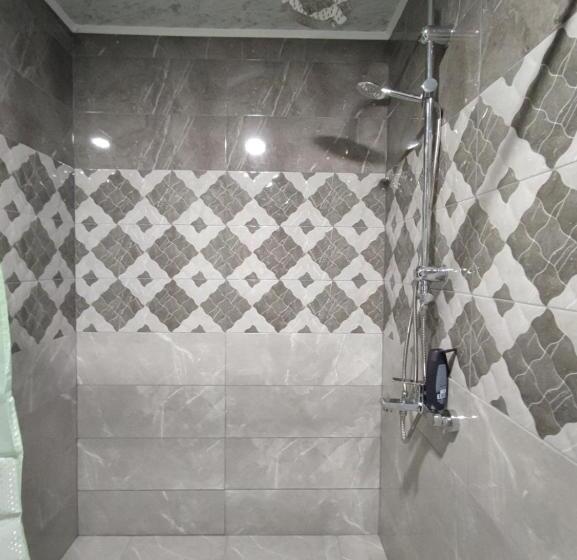 חדק דלוקס עם ג'קוזי, Leshtenski Rai Guest House