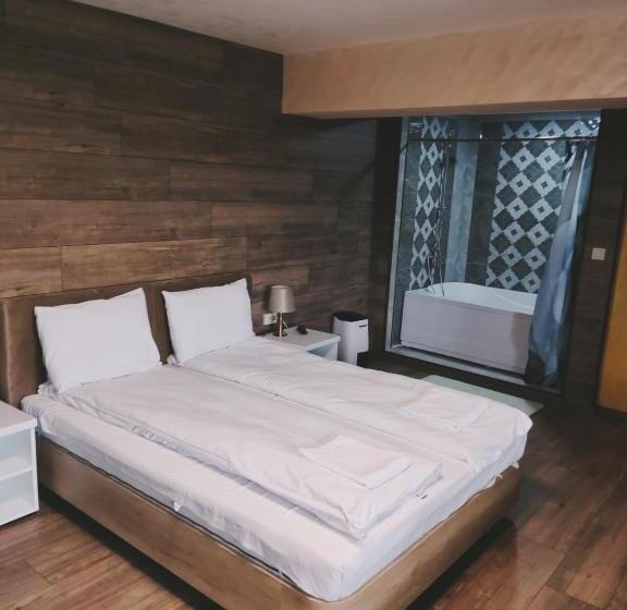 Номер Deluxe с Балконом, Leshtenski Rai Guest House
