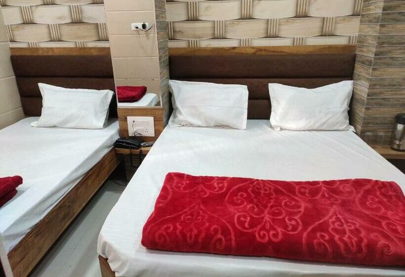 Quarto Triplo Estandar, Al Sharif Manzil 90 Mtrs From Dargah