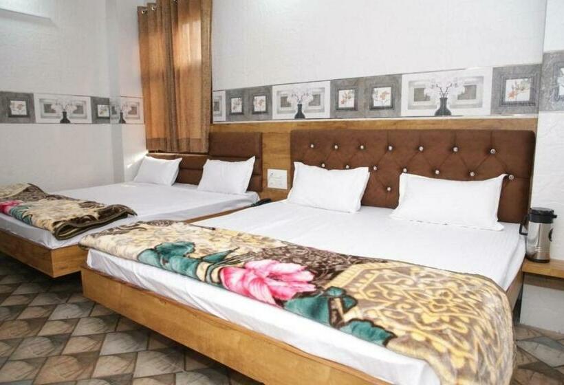 Семейный Номер Deluxe, Al Sharif Manzil 90 Mtrs From Dargah