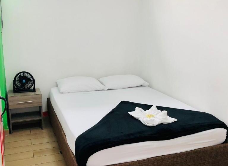 豪华房间, Café Color