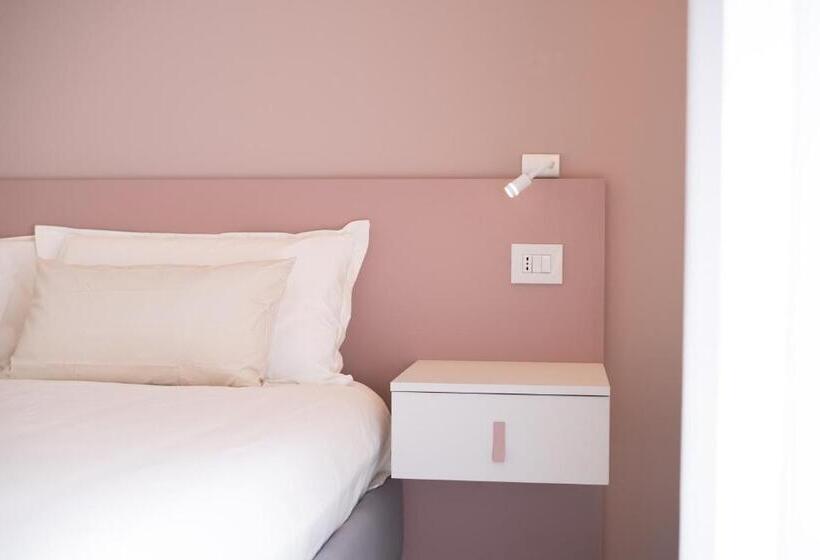 家庭小型套房, Fronte Etna