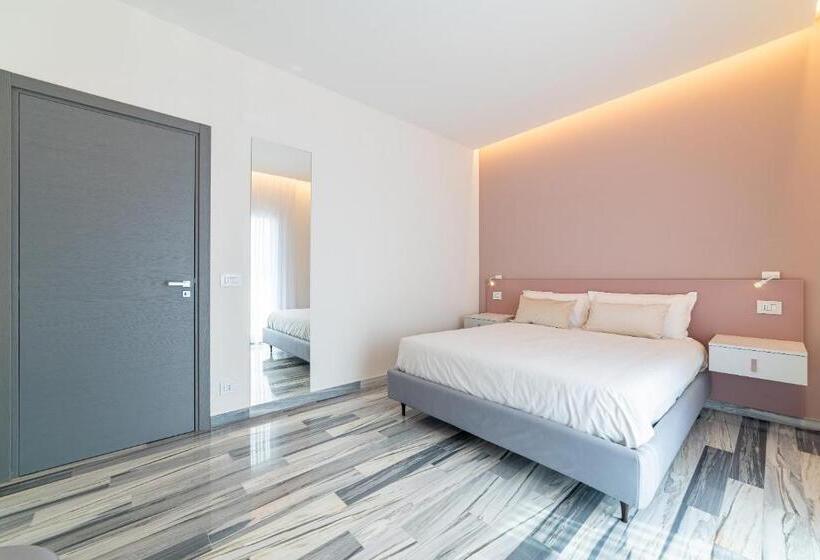 家庭小型套房, Fronte Etna