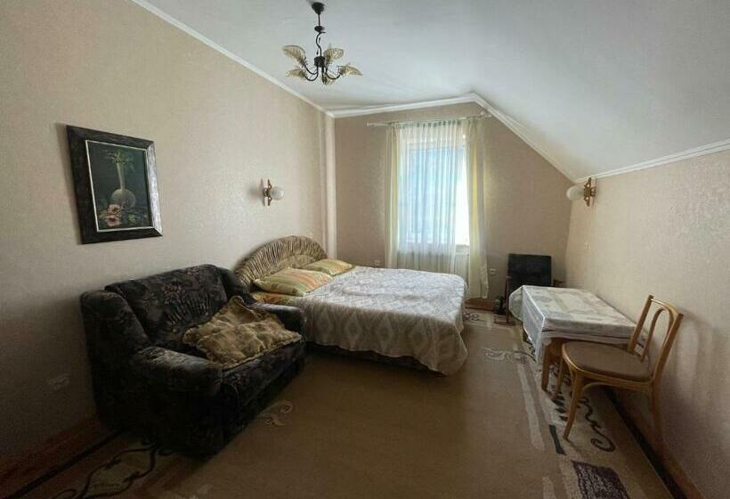 Standard Værelse, роксолана