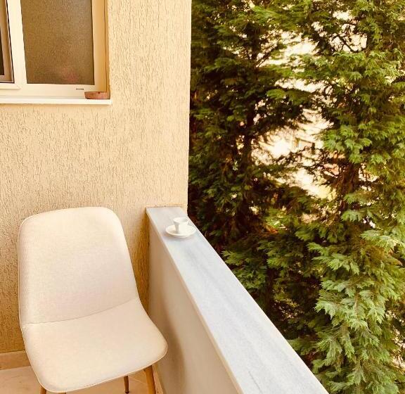 Quarto Estandar com Sacada, Family Tree   Quiet Area  Self Check In