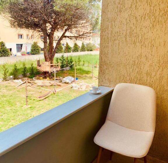 Quarto Estandar com Sacada, Family Tree   Quiet Area  Self Check In