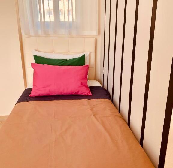 Quarto Triplo Estandar, Family Tree   Quiet Area  Self Check In