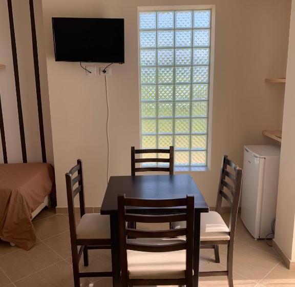 Quarto Triplo Estandar, Family Tree   Quiet Area  Self Check In