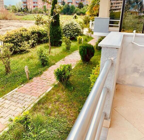 Quarto Triplo Estandar, Family Tree   Quiet Area  Self Check In