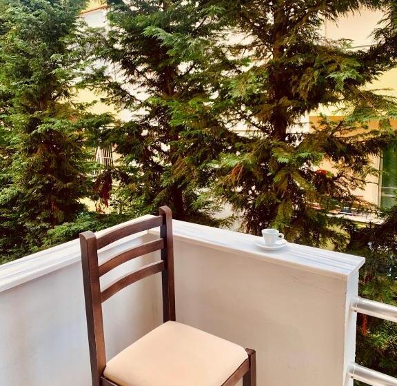 Escritório Deluxe, Family Tree   Quiet Area  Self Check In