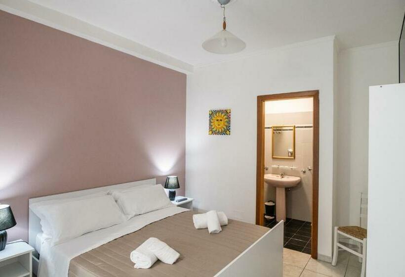 标准间, Ada Hotel & Apartments