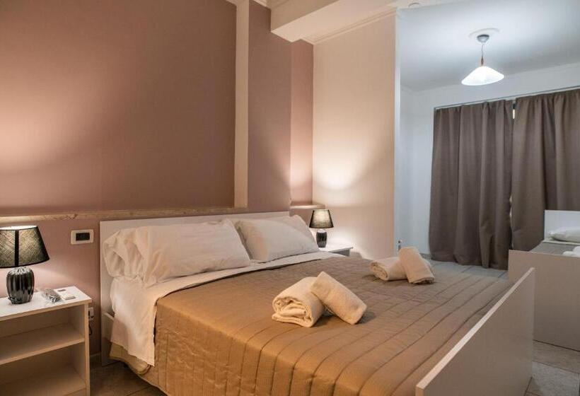 标准三人间, Ada Hotel & Apartments