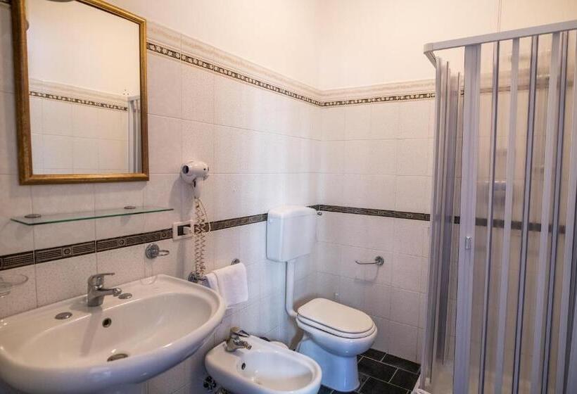 Quarto Estandar, Ada Hotel & Apartments