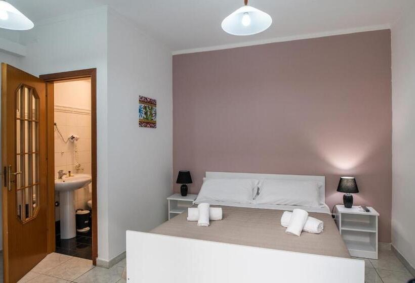 Quarto Estandar, Ada Hotel & Apartments