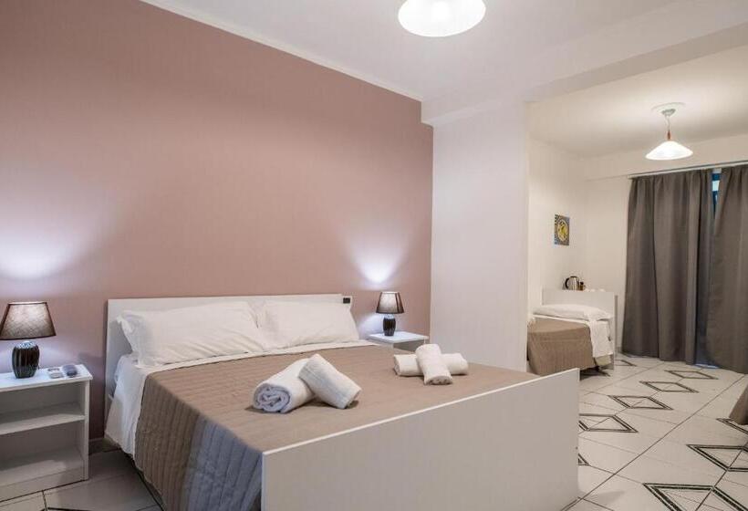 Quarto Quádruplo Estandar, Ada Hotel & Apartments