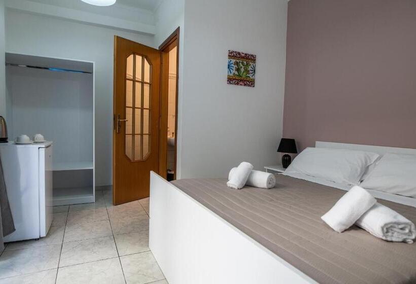 标准间, Ada Hotel & Apartments