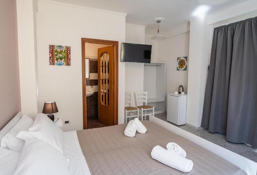 标准间, Ada Hotel & Apartments