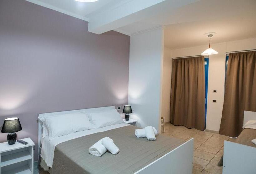 标准三人间, Ada Hotel & Apartments