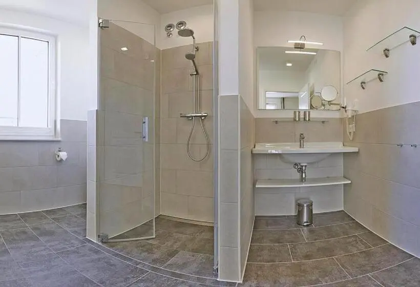 テラス付き１ベッドルームアパートメント, Aparthotel Waterkant Suites   Fewos Am Meer Mit Spa