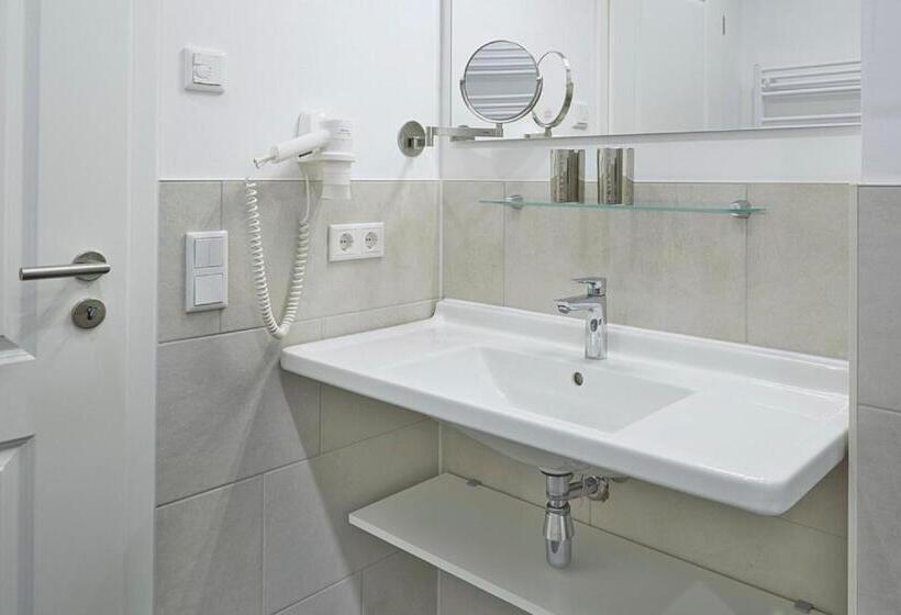 Апартаменты 1 Спальня с Балконом, Aparthotel Waterkant Suites Fewos Am Meer Mit Spa