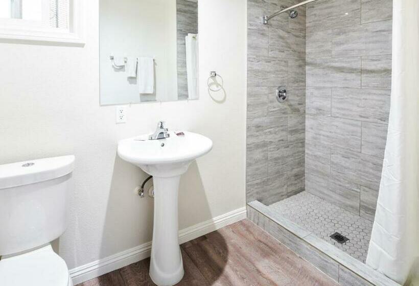 Четырехместный Номер Стандарт, Holly Park Motel Near Lax