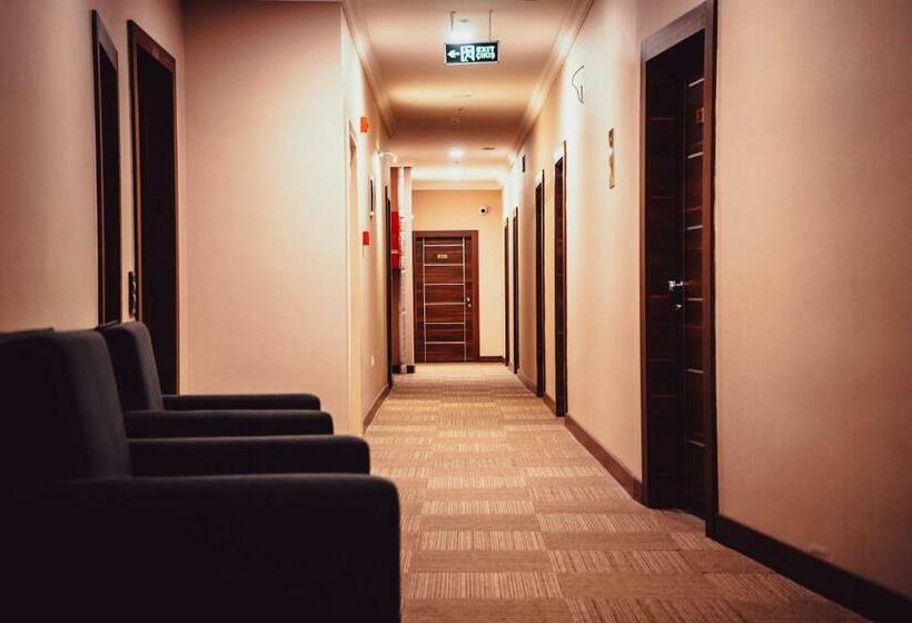 חדר סטנדרט נוף להרים, Grand şelale