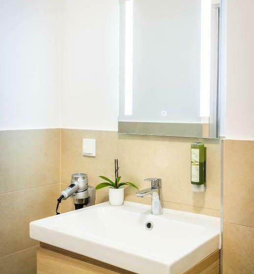 استودیو اجرایی, Jimmy S Apartments Dandelion