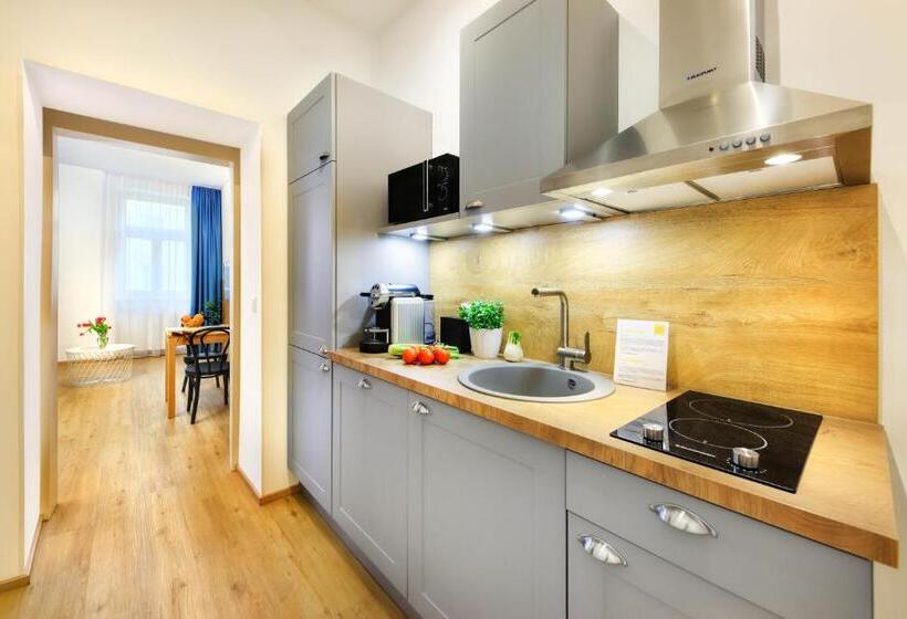 استودیو اجرایی, Jimmy S Apartments Dandelion