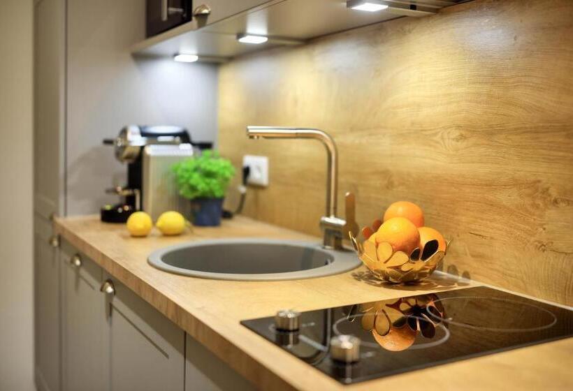 سوییت, Jimmy S Apartments Dandelion