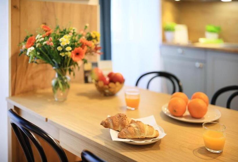 سوئیت با بالکن, Jimmy S Apartments Dandelion