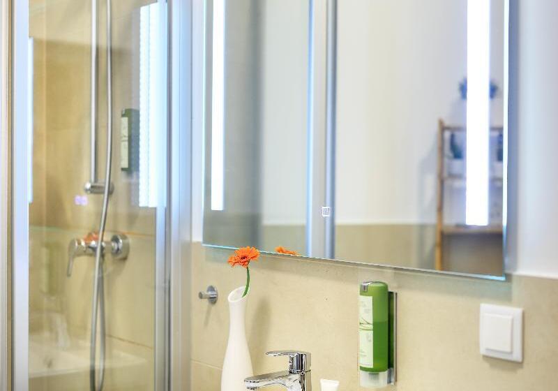 سوییت, Jimmy S Apartments Dandelion