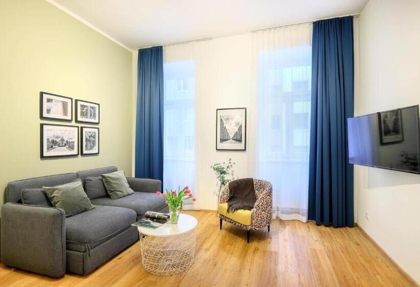 سوییت, Jimmy S Apartments Dandelion