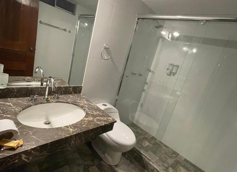 Comfort room with terrace, El Plaza Centro De Lima