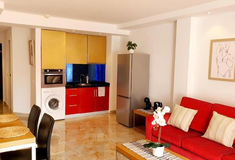 Апартаменты 1 Спальня Вид на Бассейн, Sunshine Apartments