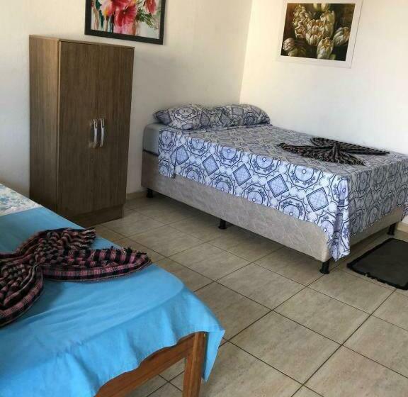 Quarto Triplo Estandar, Hostel Zig Zag Suítes