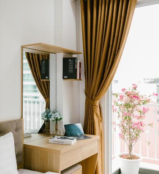 Standard Studio with Balcony, The Euphoria Hanoi