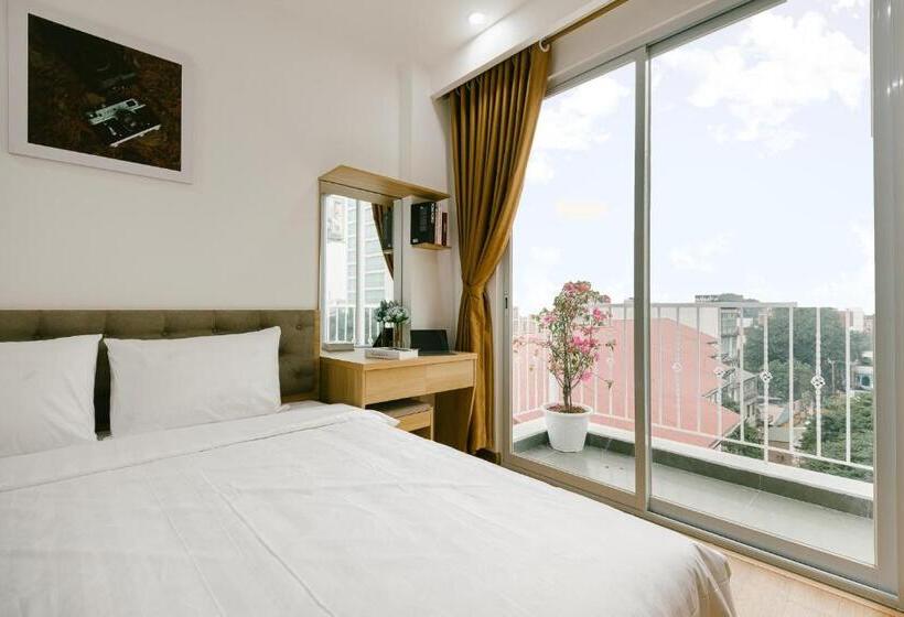 Standard Studio with Balcony, The Euphoria Hanoi