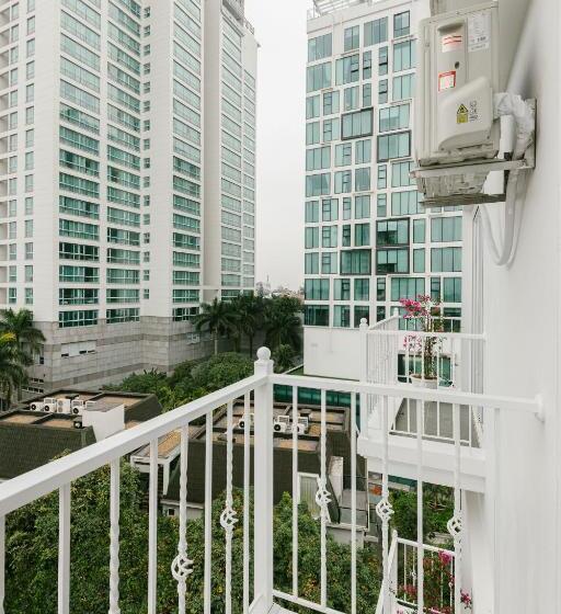 Standard Studio with Balcony, The Euphoria Hanoi