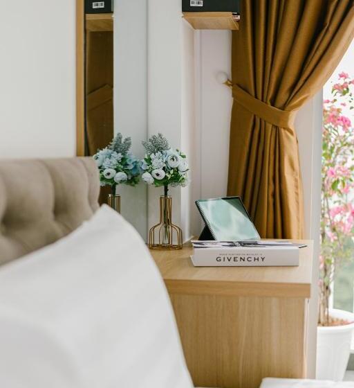 Standard Studio with Balcony, The Euphoria Hanoi