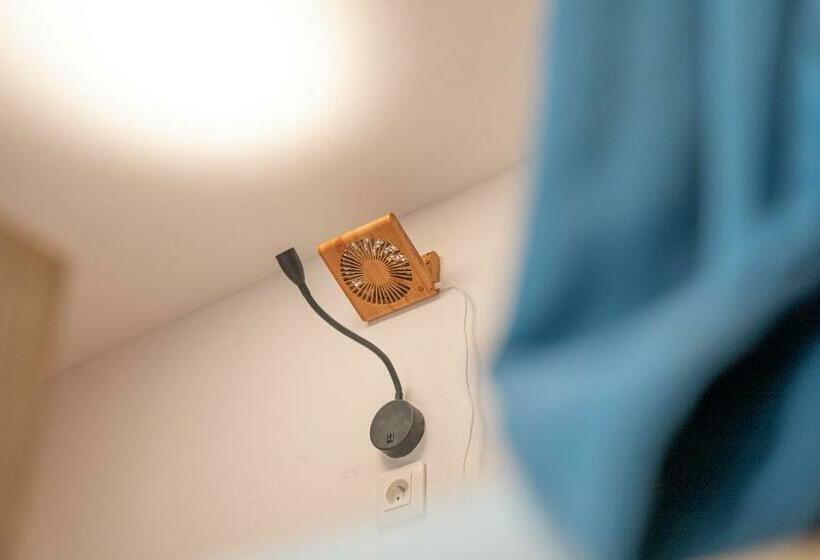 سرير فى غرفة مشتركه, Garden   Utopy Hostel