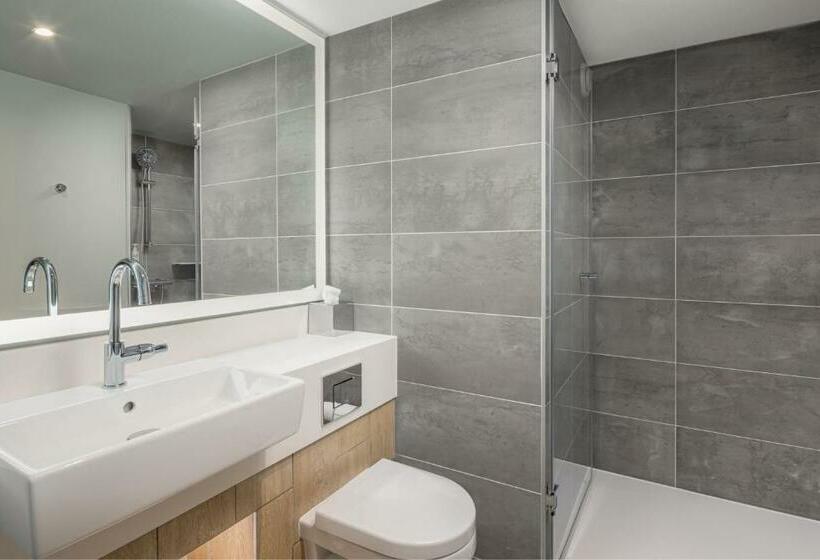 Стандартный Номер Кровать Кинг, Courtyard By Marriott Paris Charles De Gaulle Central Airport