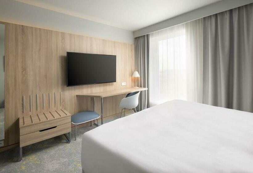 Стандартный Номер Кровать Кинг, Courtyard By Marriott Paris Charles De Gaulle Central Airport