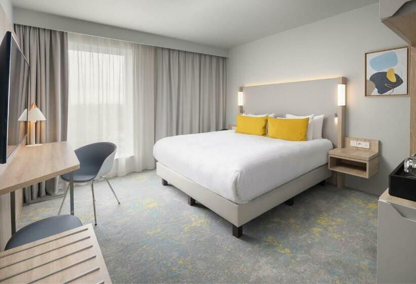 Стандартный Номер Кровать Кинг, Courtyard By Marriott Paris Charles De Gaulle Central Airport