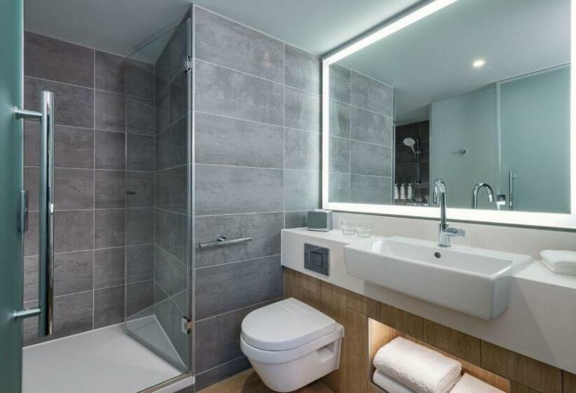 Стандартный Номер Кровать Кинг, Courtyard By Marriott Paris Charles De Gaulle Central Airport